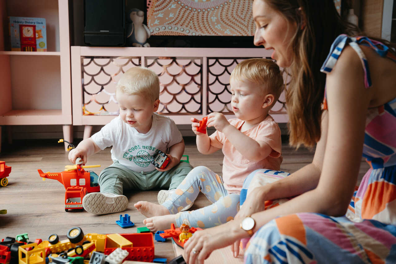 Social skill support for children playing Duplo